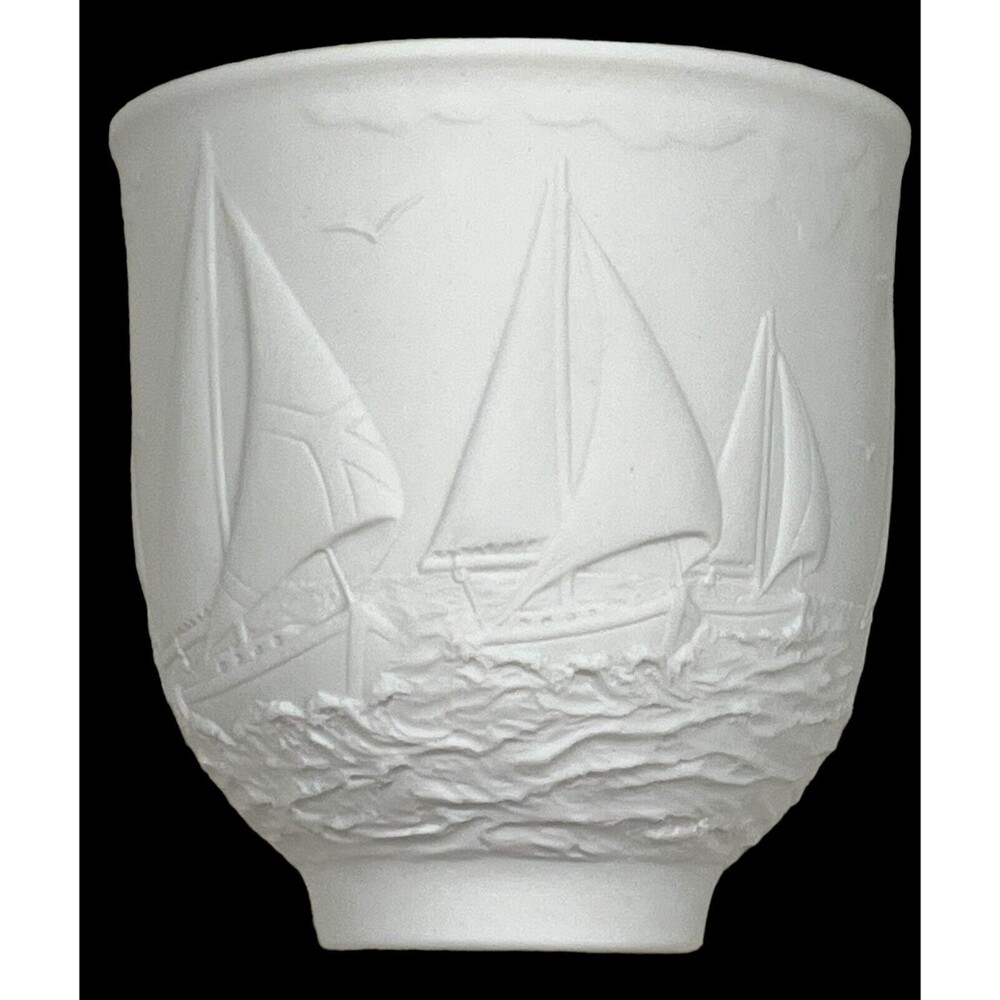 Vintage 1997 LLADRO Porcelain “Sailing the Seas” #17657 Candle Holder